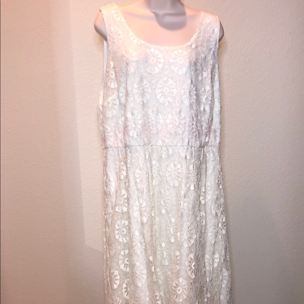 CATO - Sleeveless, Cream-Colored, Lacy Dress